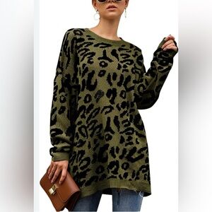 Elegant Green and Black Patterned Women's Sweater